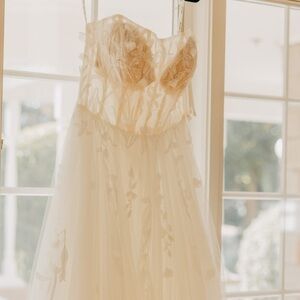 Elegant Cream Wedding Dress